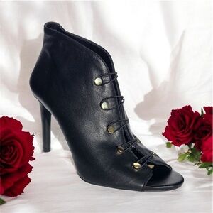 Enzo Angiolini Black Leather Lace-Up Peep Toe Ankle
Booties Heels/size 6.5